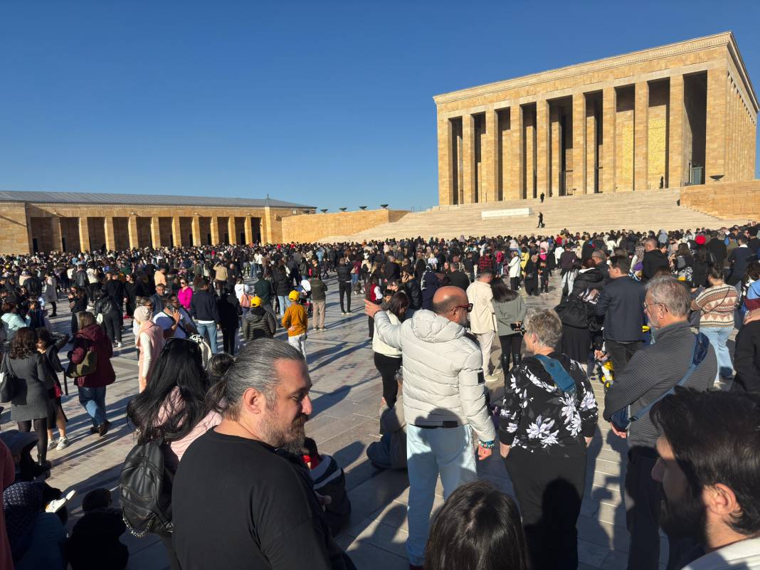 Türk Milleti Ata’sına koştu! Anıtkabir’e ziyaretçi akını 17